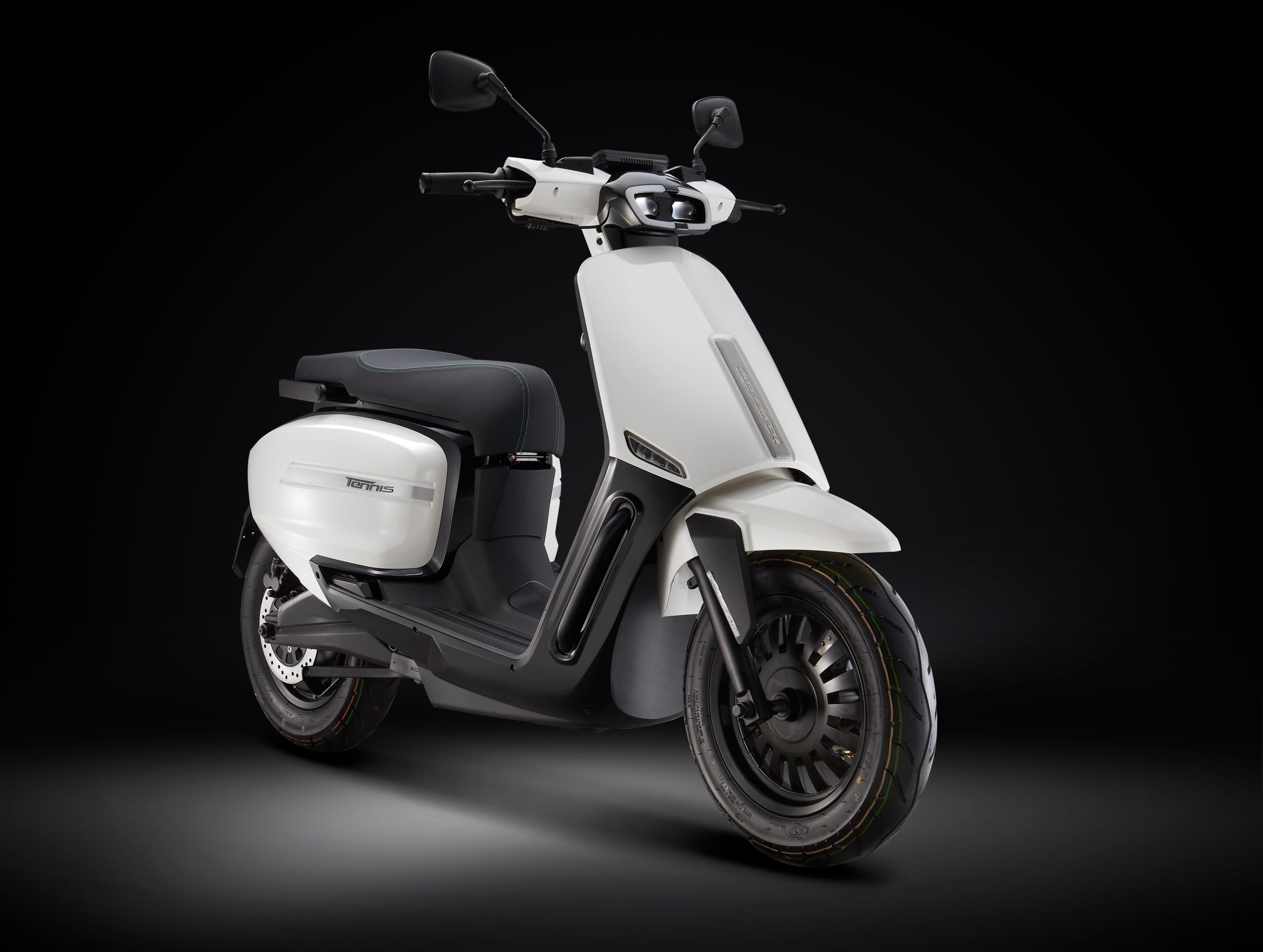 Tennis by Velocifero electric scooter 125 cc Tartarini Design