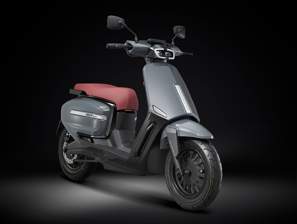 Tennis by Velocifero electric scooter 125 cc Tartarini Design