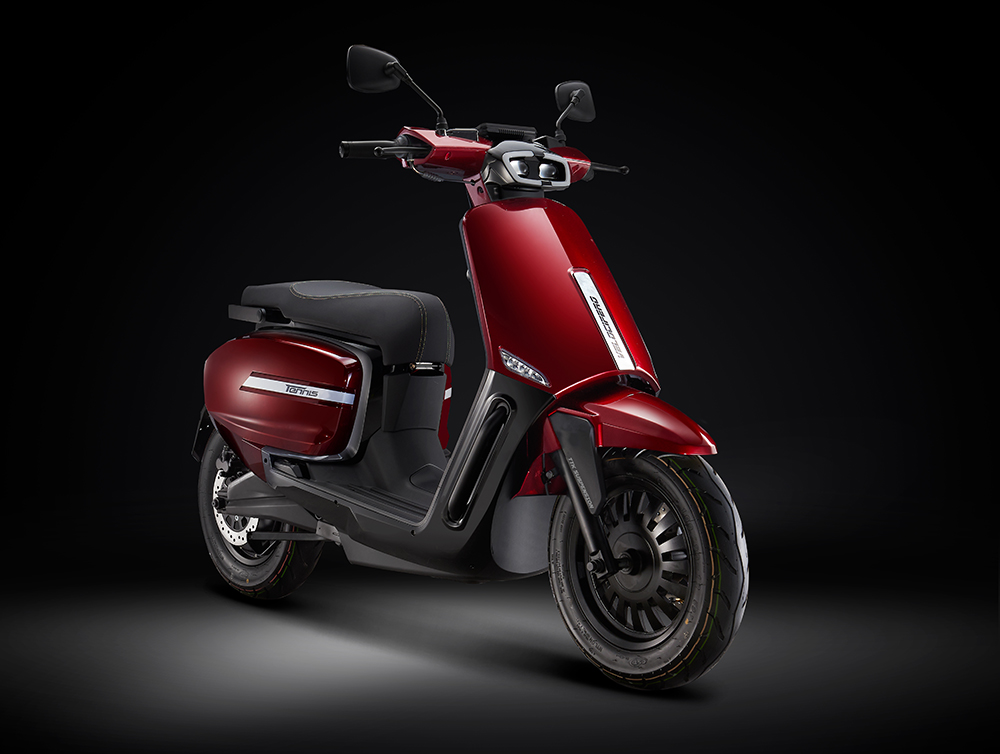 Tennis by Velocifero electric scooter 125 cc Tartarini Design